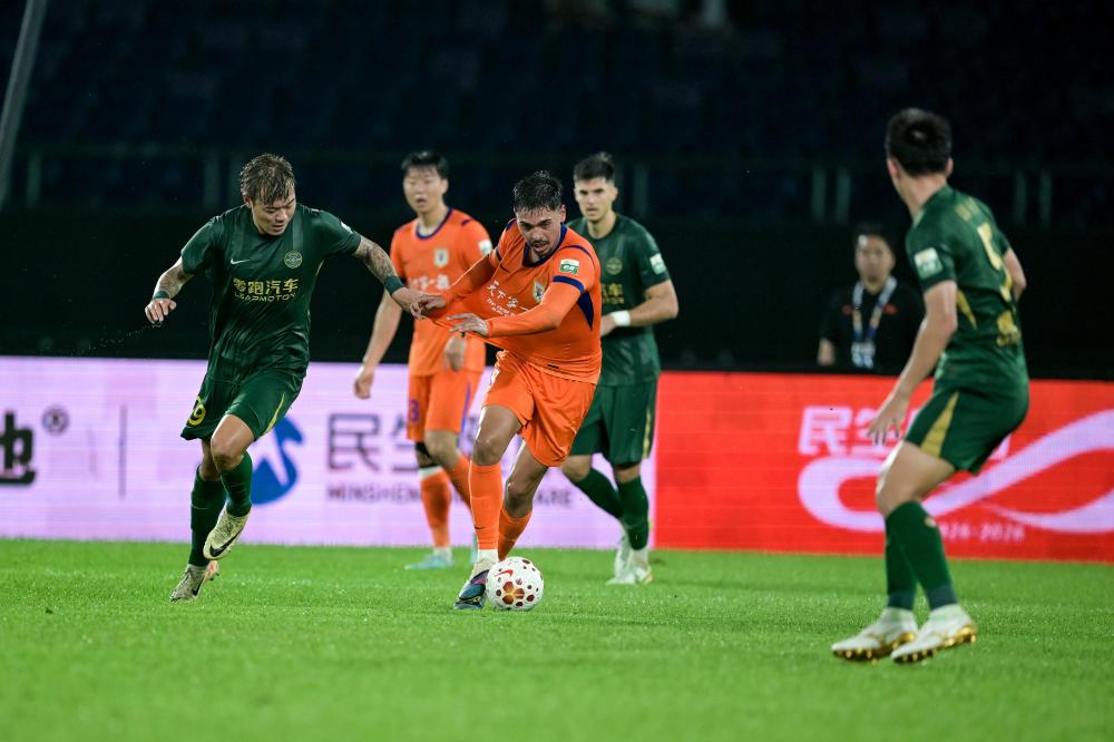 勒克莱尔引领法拉利F1赛车新赛季挑战极速荣耀之路